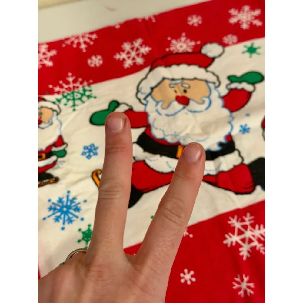 VTG Franco Christmas Santa Ice Skating‎ Red Cotton Pillowcase Set of 2 USA
